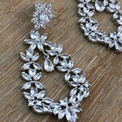 大ぶりピアス【コローラ】 【結婚式 ピアス イヤリング】