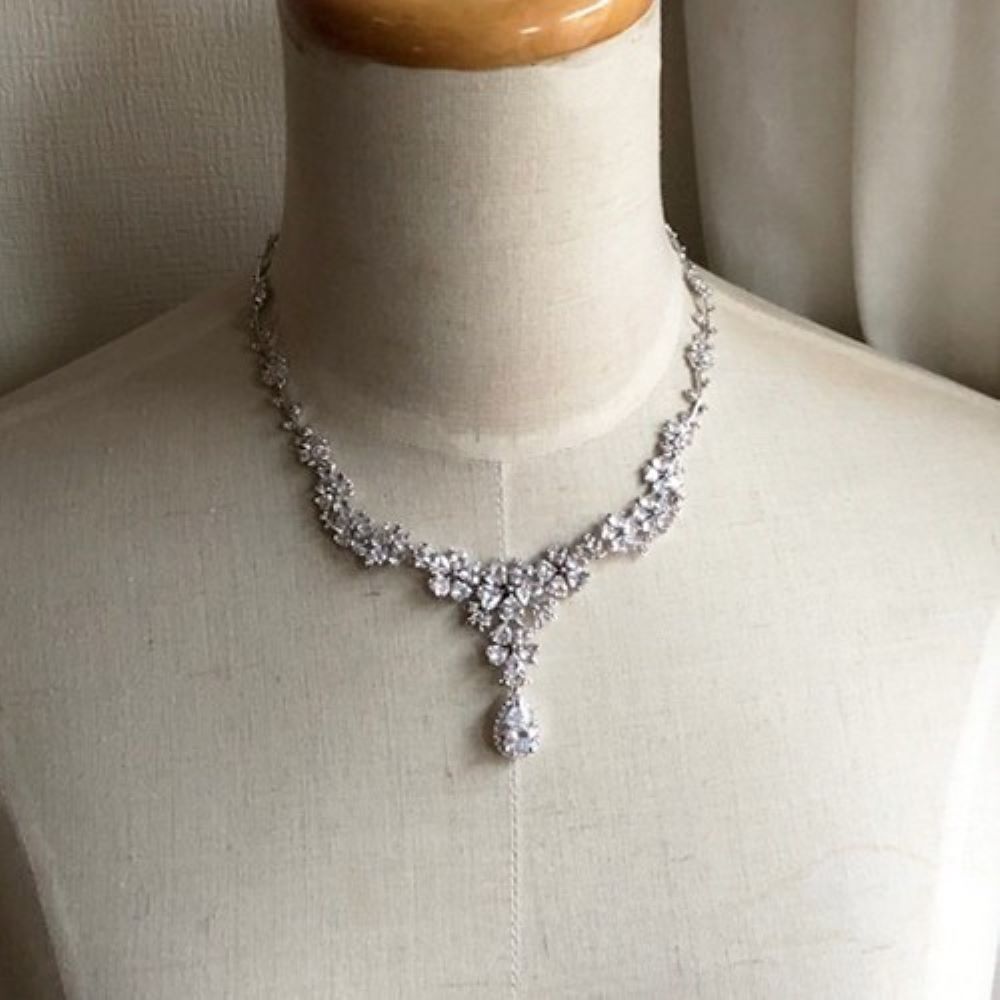 フルールブーケネックレスセット ピアス,イヤリング 【結婚式 アクセサリーセット】