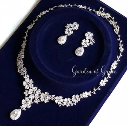 フルールブーケネックレスセット ピアス,イヤリング 【結婚式 アクセサリーセット】