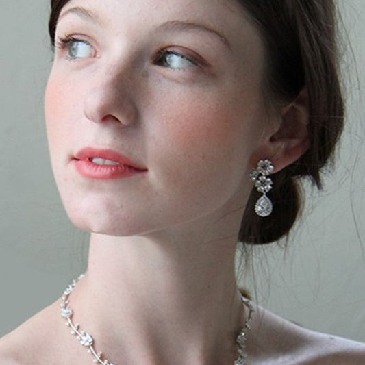 シルバーフラワーモチーフ ピアス【フルールブーケ】 【結婚式 ピアス イヤリング】