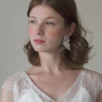 リーフモチーフ【トレゾアイヤリング単品】 【結婚式 ピアス イヤリング】