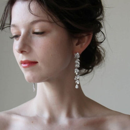 ピアス/イヤリング 【ウィステリア】 【結婚式 ピアス イヤリング】