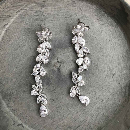 ピアス/イヤリング 【ウィステリア】 【結婚式 ピアス イヤリング】