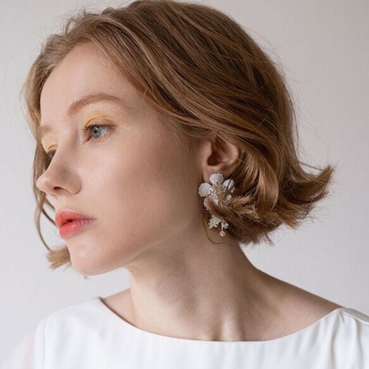 ホワイトフラワー イヤリング wedding【フラワーネージュ】 【結婚式 ピアス イヤリング】