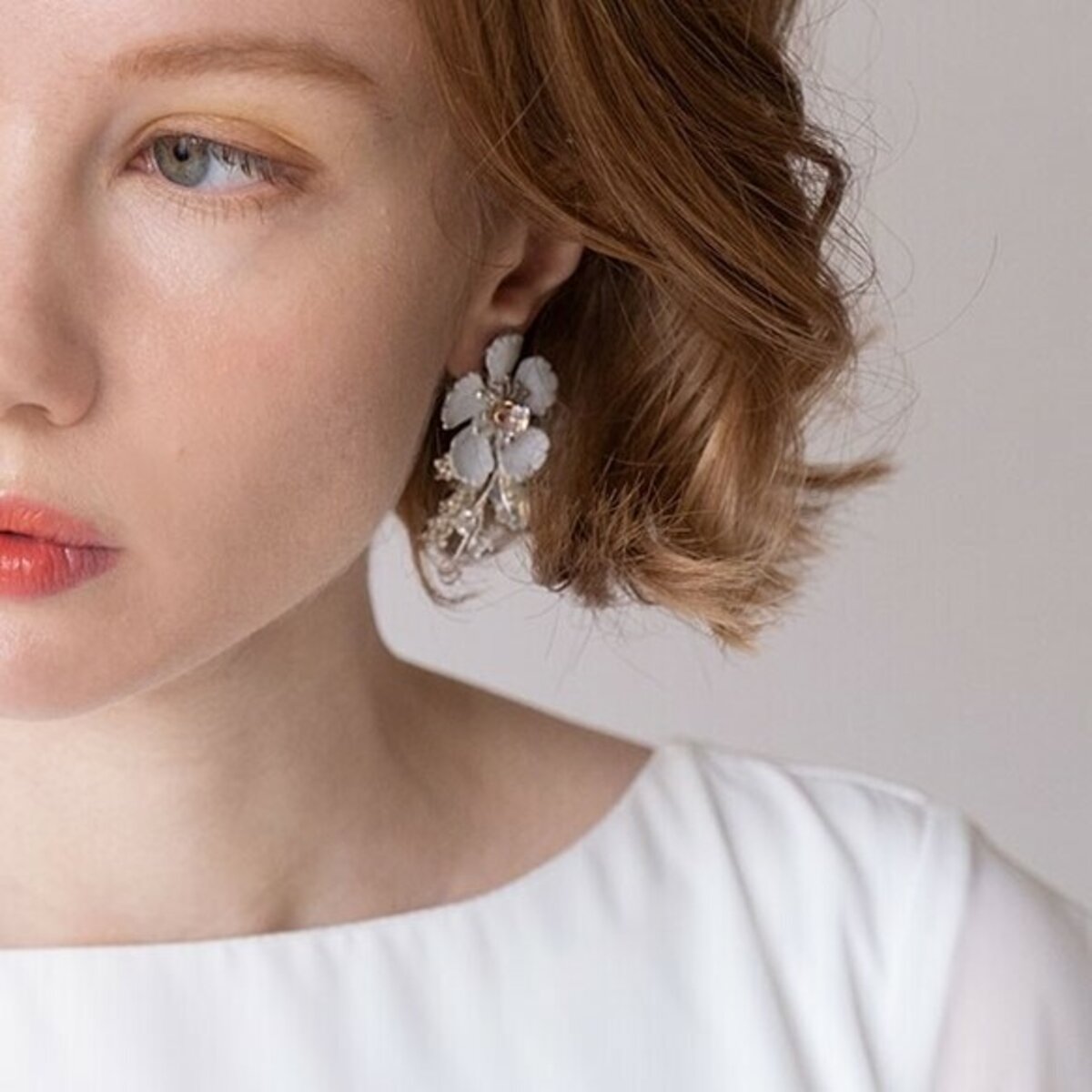 ホワイトフラワー イヤリング wedding【フラワーネージュ】 【結婚式 ピアス イヤリング】