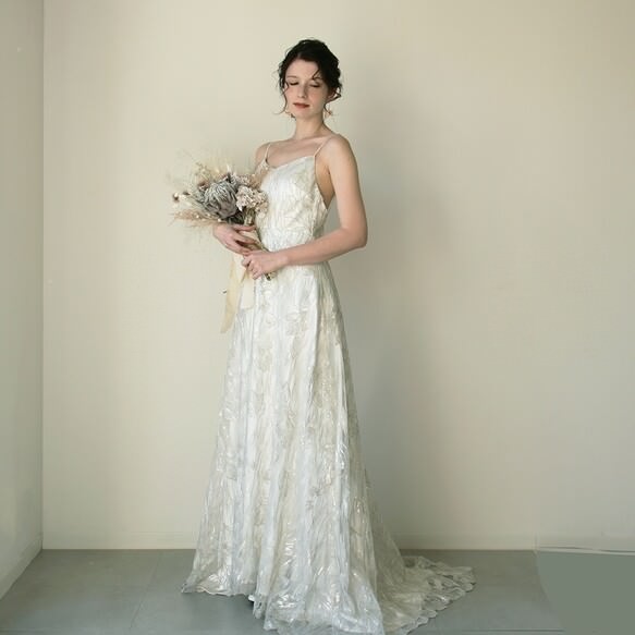 スワロ揺れる ビンテージなフラワーパーツとコットンパールイヤリング 【コーデリアsc】 【結婚式 ピアス イヤリング】