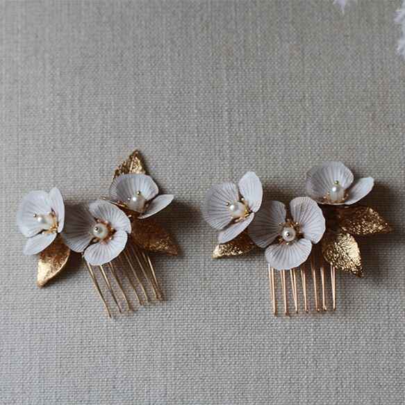 ホワイトフラワー ゴールドアクセサリー 【クレアヘアコーム2個組】 【結婚式 ヘアアクセサリー】