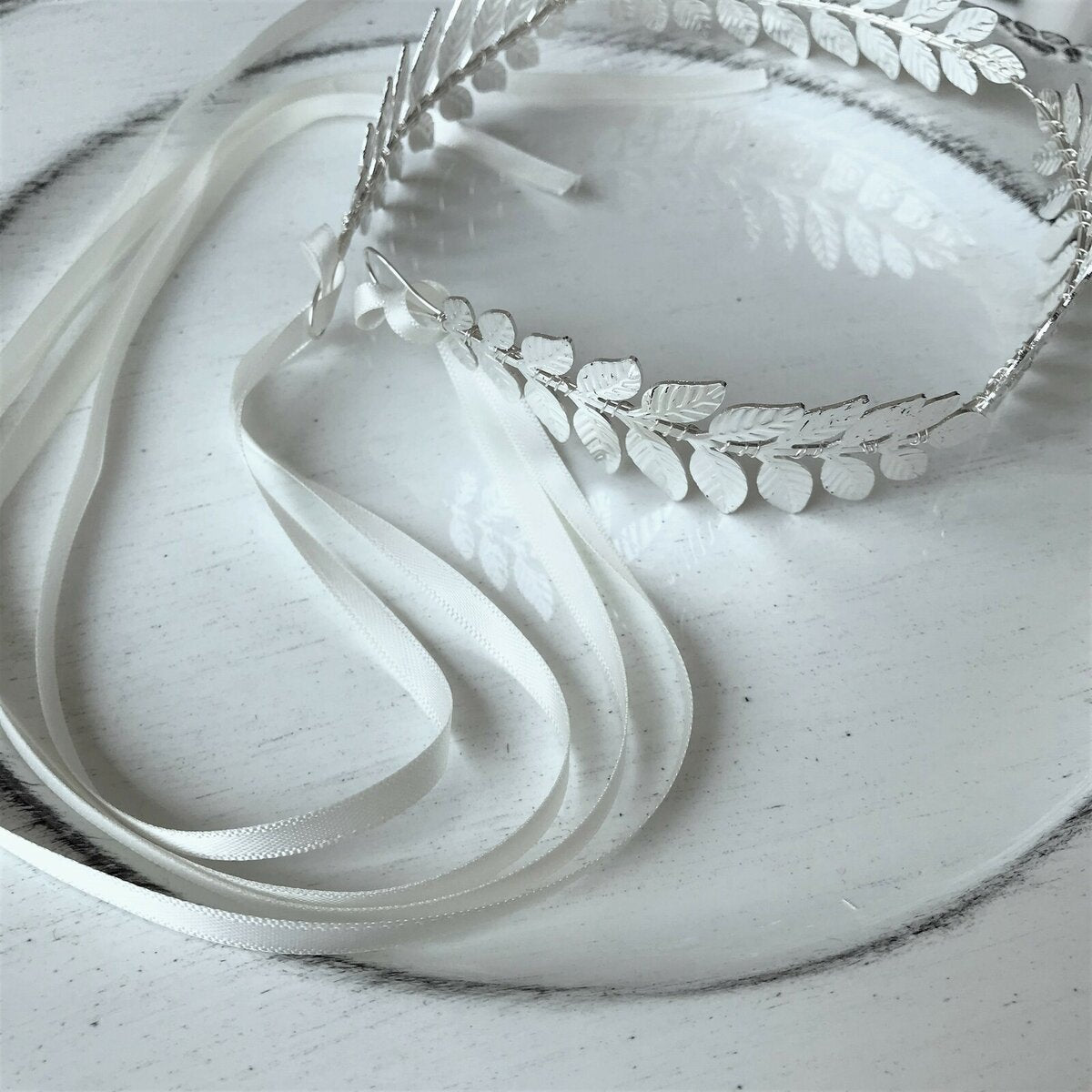 シルバー ヘッドアクセ【リーフの冠】 【結婚式 ヘアアクセサリー】
