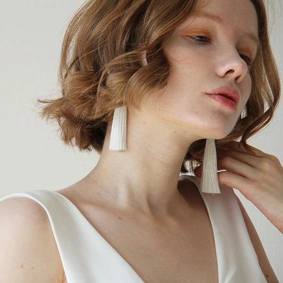 ホワイトフラワー【クレアタッセル】 【結婚式 ピアス イヤリング】