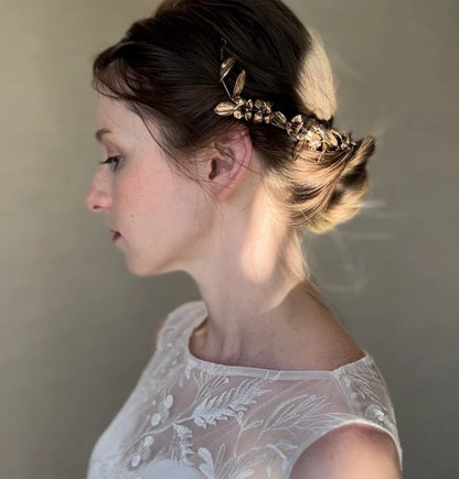 ゴールドの花冠【結婚式 ヘアアクセサリー】