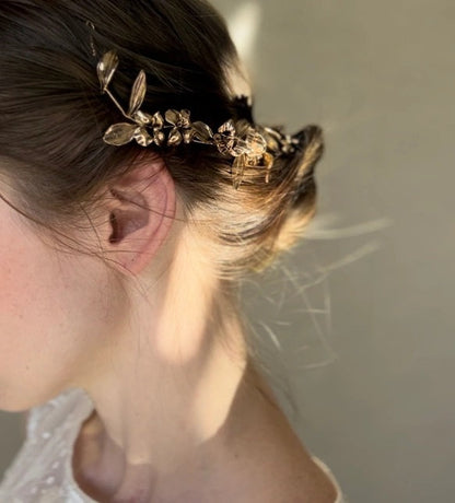 ゴールドの花冠【結婚式 ヘアアクセサリー】