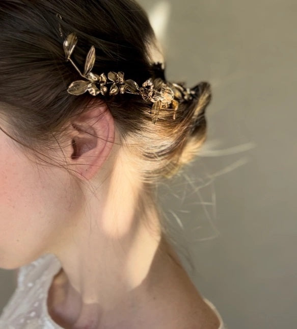 ゴールドの花冠【結婚式 ヘアアクセサリー】