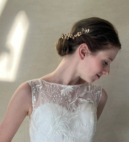 ゴールドの花冠【結婚式 ヘアアクセサリー】