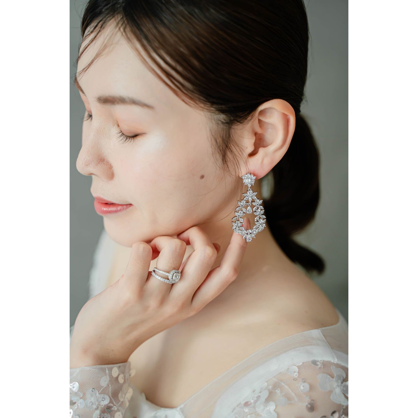 【ピアス・イヤリング】Dahlia Crystal ウェディング ブライダルアクセサリー ピアス / イヤリング [ AM-103 ]【結婚式　ピアス　イヤリング】