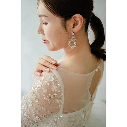 【ピアス・イヤリング】Dahlia Crystal ウェディング ブライダルアクセサリー ピアス / イヤリング [ AM-103 ]【結婚式 ピアス イヤリング】