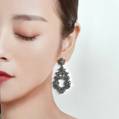 【ピアス・イヤリング】Dahlia Crystal ウェディング ブライダルアクセサリー ピアス / イヤリング [ AM-103 ]【結婚式 ピアス イヤリング】