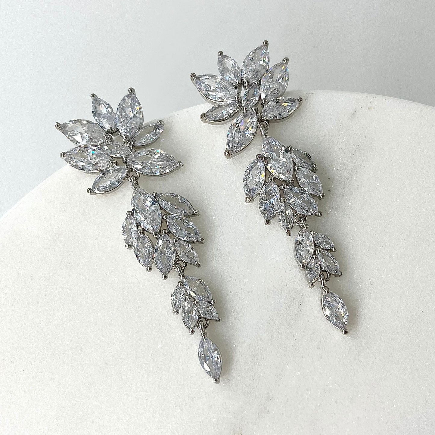 【ピアス・イヤリング】Michelle ウェディング ブライダルアクセサリー ピアス / イヤリング [ AM-118 ]【結婚式 ピアス イヤリング】