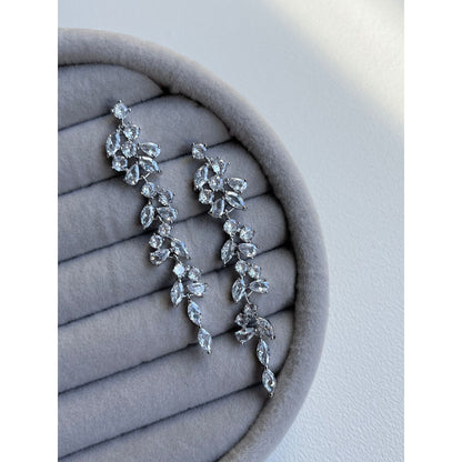 【ピアス・イヤリング】Matilda drop ウェディング ブライダルアクセサリー ピアス / イヤリング [ AM-123 ]【結婚式 ピアス イヤリング】