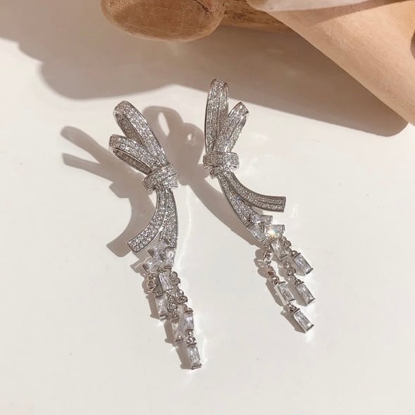 【ピアス・イヤリング】Mia ribbon ウェディング ブライダルアクセサリー ピアス/ イヤリング [ AM-136 ]【結婚式 ピアス イヤリング】