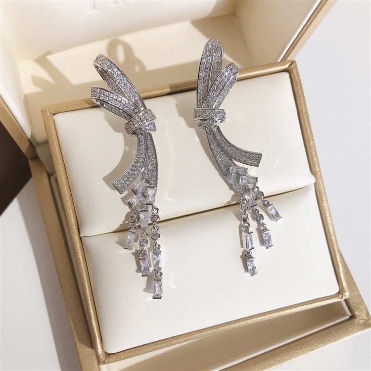 【ピアス・イヤリング】Mia ribbon ウェディング ブライダルアクセサリー ピアス/ イヤリング [ AM-136 ]【結婚式 ピアス イヤリング】