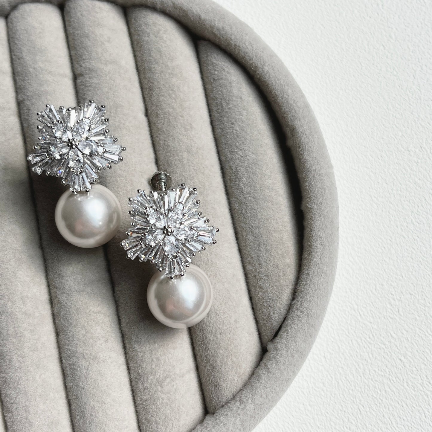 【ピアス・イヤリング】Stella flower ブライダルアクセサリー ウェディング ピアス/ イヤリング [ AM-139 ]【結婚式 ピアス イヤリング】