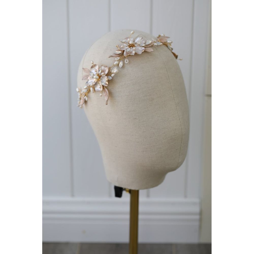 Avery flower ブライダルアクセサリー ヘッドドレス ウェディング [ AM-151 ]【結婚式 ヘアアクセサリー】