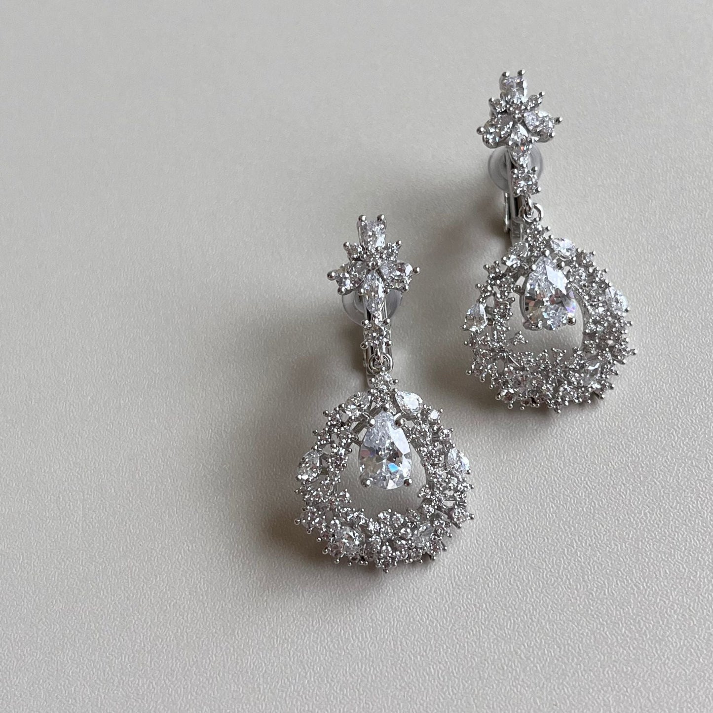 【ピアス・イヤリング】ブライダルアクセサリー ウェディング ピアス / イヤリング [ AM-163 ]【結婚式 ピアス イヤリング】