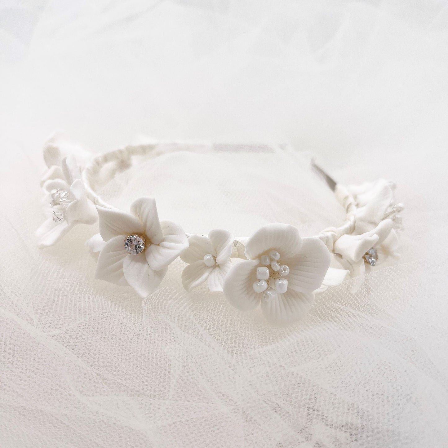 【ヘッドドレス】Selena セレーナ フラワーカチューシャ ブライダルアクセサリー ウェディング [ AM-167 ]【結婚式 ヘアアクセサリー】