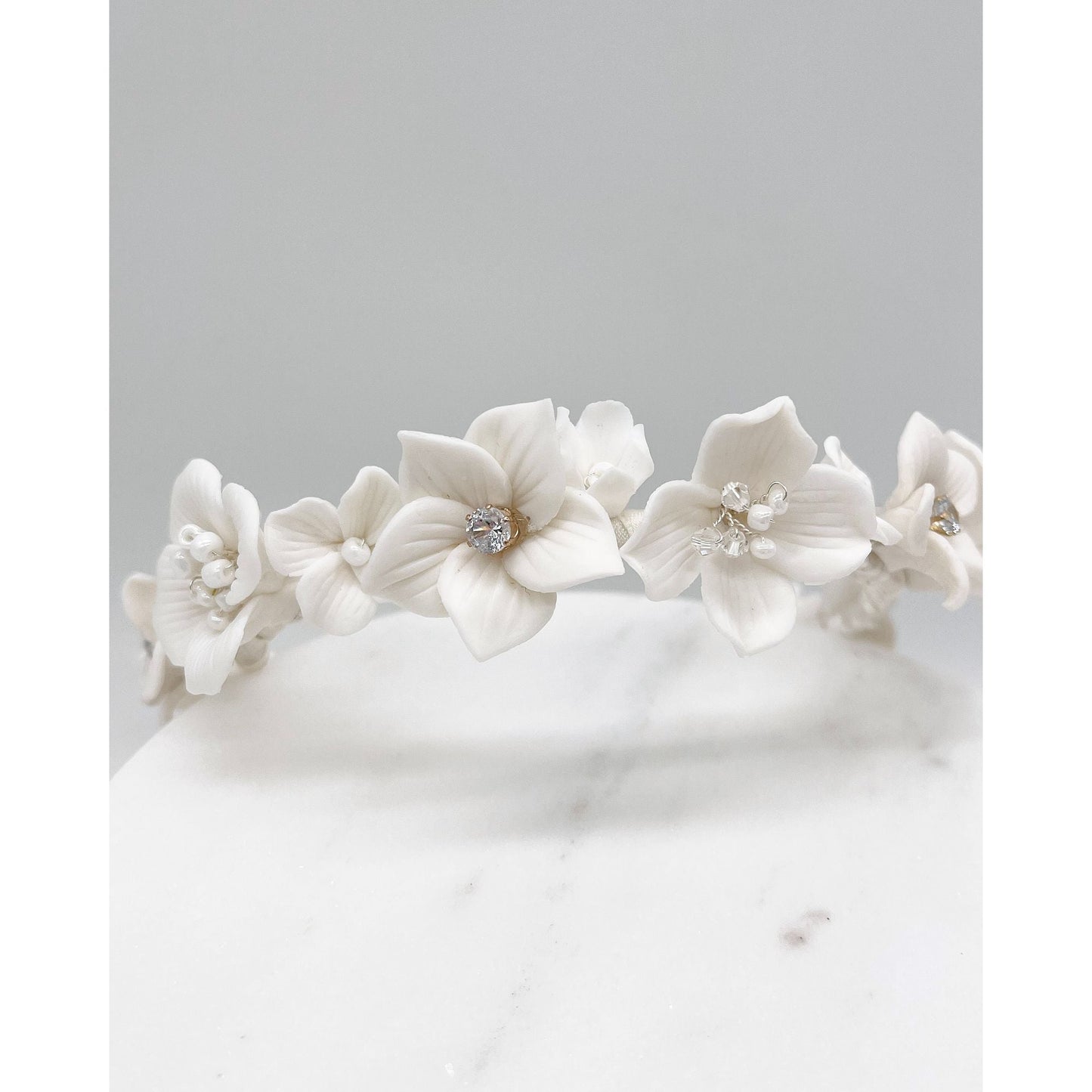 【ヘッドドレス】Selena セレーナ フラワーカチューシャ ブライダルアクセサリー ウェディング [ AM-167 ]【結婚式 ヘアアクセサリー】