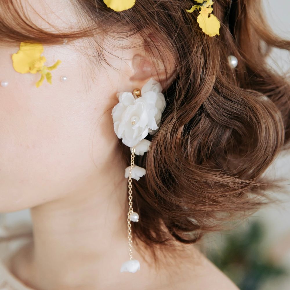 Amelie flower ブライダルアクセサリー ウェディングアクセサリーイヤリング [ AM-175 ]【結婚式 ピアス イヤリング】