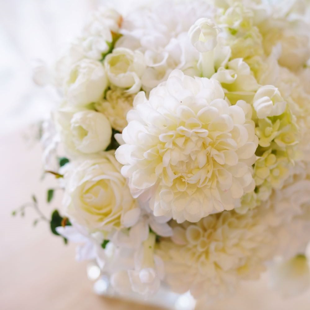 造花】JUNE BRIDE・白いラウンドブーケ 【結婚式 フラワー 造花 ブーケ