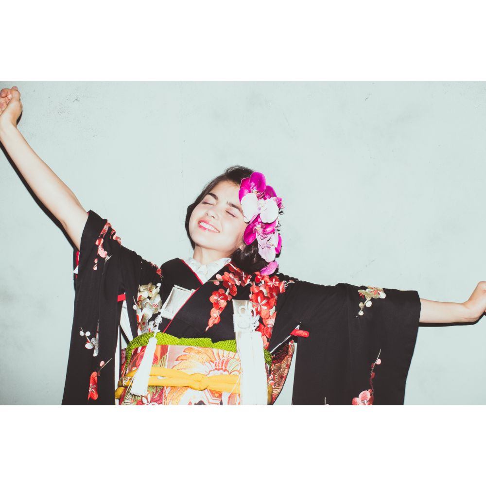 黒地手刺繍梅に鼓 【結婚式 和装 引き振袖 レンタル】