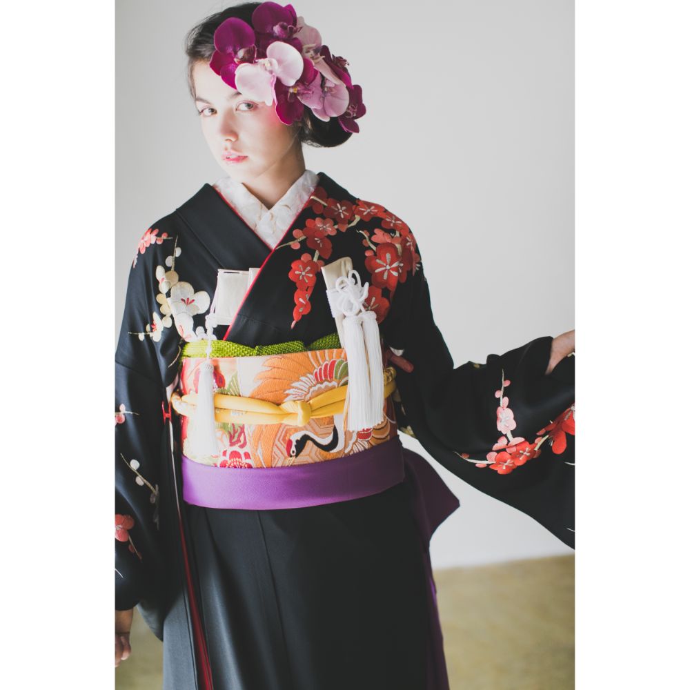 引振袖　大振袖 お引きずり　黒地 提灯刺繍 引振袖大振袖 お引きずり黒地 提灯刺繍