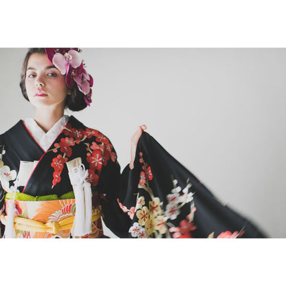 黒地手刺繍梅に鼓 【結婚式 和装 引き振袖 レンタル】