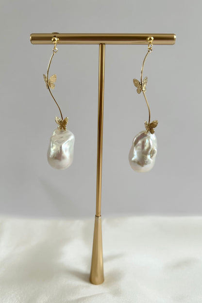 セミオーダー【ピアス・イヤリング】[Sランク]バロックパール×バタフライピアス/イヤリング -ブライダルピアス/イヤリング-≪BP-01a-c/BE-01a-c≫ 結婚式 ピアス