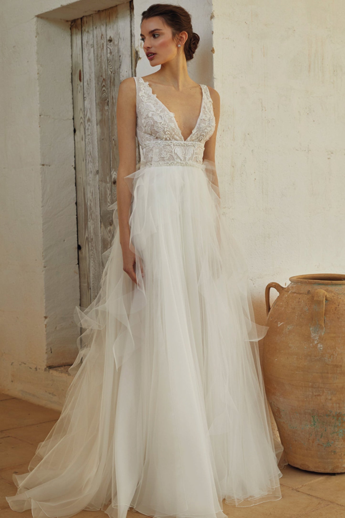 Tina ティナ【ウエディングドレス レンタル】Vネック チュール Aライン 【結婚式】