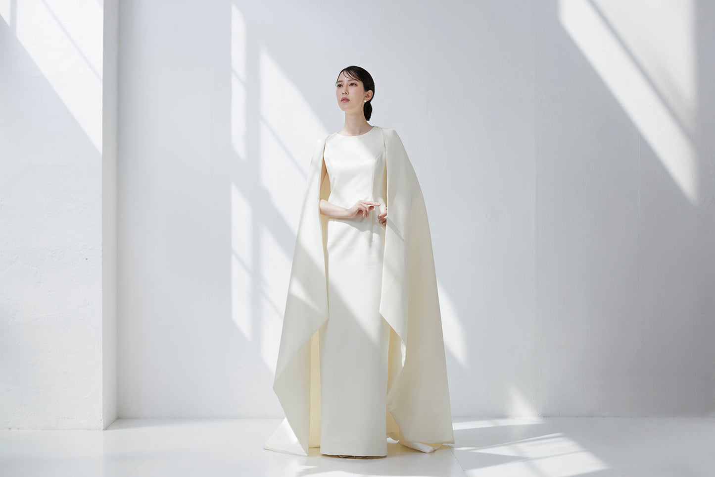 Iラインドレス + マントトレーン(haute couture)【ウエディングドレス オーダー】