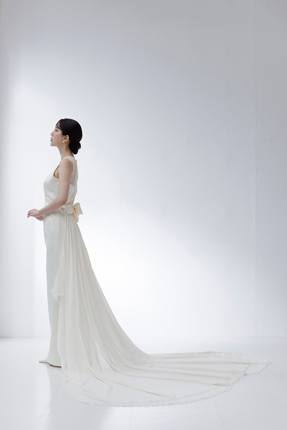 バックシャンテリーレース Iラインドレス + シフォントレーン(haute couture)【ウエディングドレス オーダー】