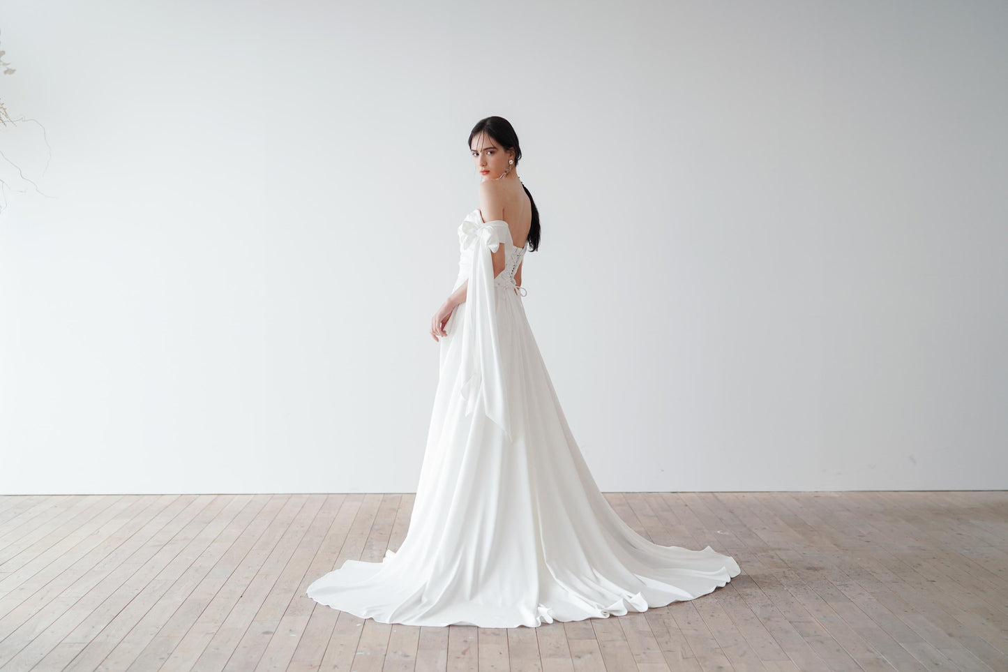 EDEN【ウェディングドレス レンタル】