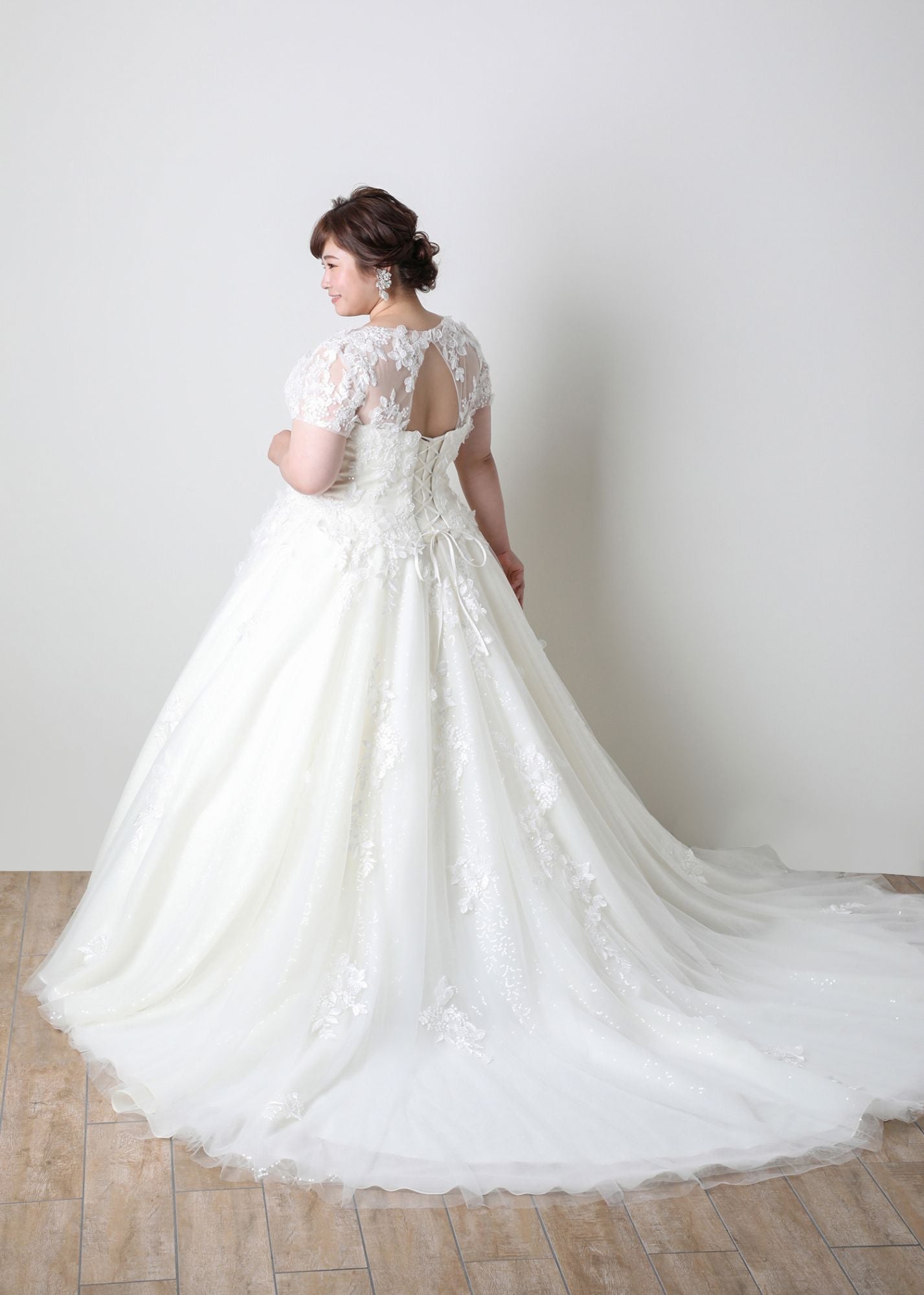 Purely 〜ピュアリー〜 【ウェディングドレス レンタル】