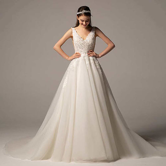 CW2379 JAYDA Vネック Aライン チュール ウエディングドレス 【ウェディングドレス オーダーメイド】