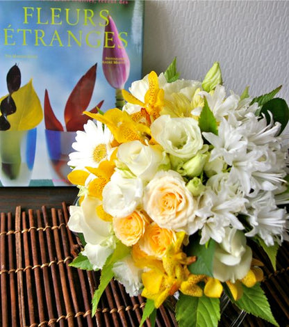 【生花】オーダーメイド/クラッチブーケ(ラウンド)[セットプランClaire01] 【結婚式 フラワー 生花 ブーケ ブートニア オーダーメイド】