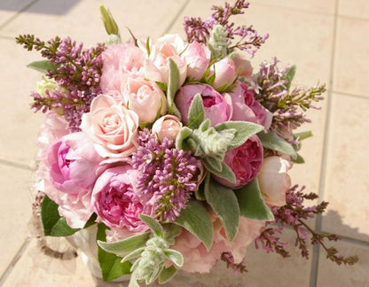 【生花】オーダーメイド/クラッチブーケ(ラウンド)[セットプランClaire01] 【結婚式 フラワー 生花 ブーケ ブートニア オーダーメイド】