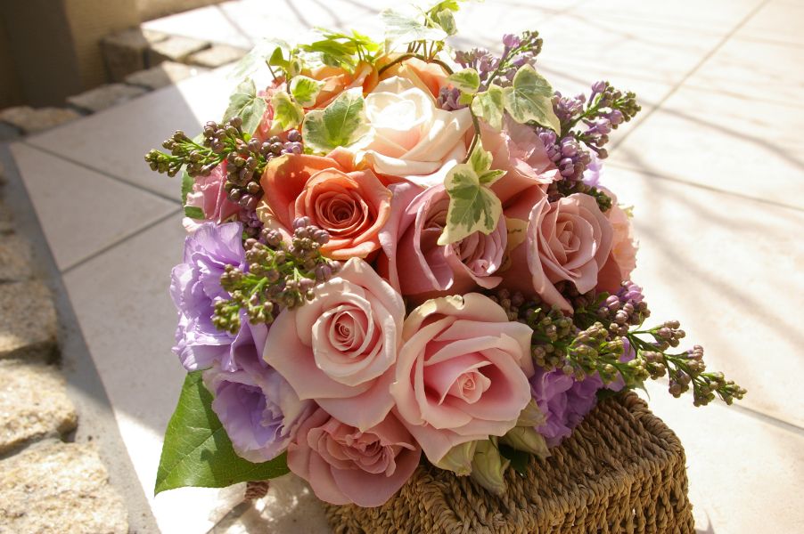 【生花】オーダーメイド/クラッチブーケ(ラウンド)[セットプランClaire01] 【結婚式 フラワー 生花 ブーケ ブートニア オーダーメイド】