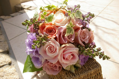 【生花】オーダーメイド/クラッチブーケ(ラウンド)[セットプランClaire01] 【結婚式 フラワー 生花 ブーケ ブートニア オーダーメイド】