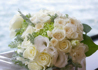 【生花】オーダーメイド/クラッチブーケ(ラウンド)[セットプランClaire01] 【結婚式 フラワー 生花 ブーケ ブートニア オーダーメイド】