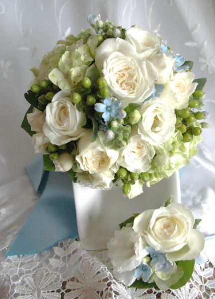 【生花】オーダーメイド/クラッチブーケ(ラウンド)[セットプランClaire01] 【結婚式 フラワー 生花 ブーケ ブートニア オーダーメイド】