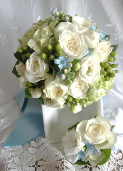 【生花】オーダーメイド/クラッチブーケ(ラウンド)[セットプランClaire01] 【結婚式 フラワー 生花 ブーケ ブートニア オーダーメイド】