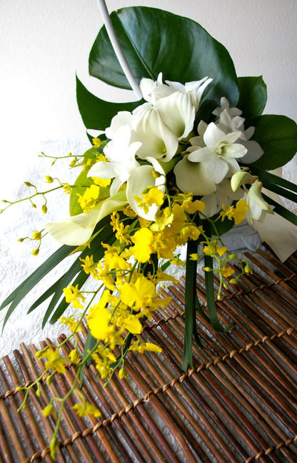 【生花】オーダーメイド/クラッチブーケ(アーム)[セットプランClaire02] 【結婚式 フラワー 生花 ブーケ ブートニア オーダーメイド】