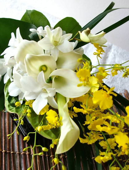 【生花】オーダーメイド/クラッチブーケ(アーム)[セットプランClaire02] 【結婚式 フラワー 生花 ブーケ ブートニア オーダーメイド】